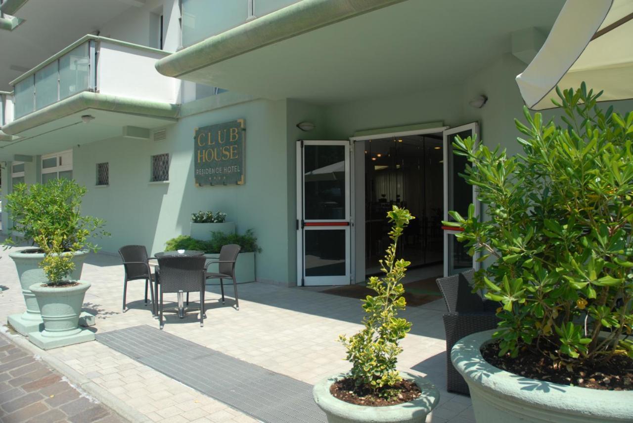 Aparthotel Club House 4*