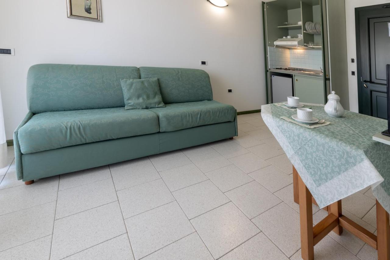 Aparthotel Club House