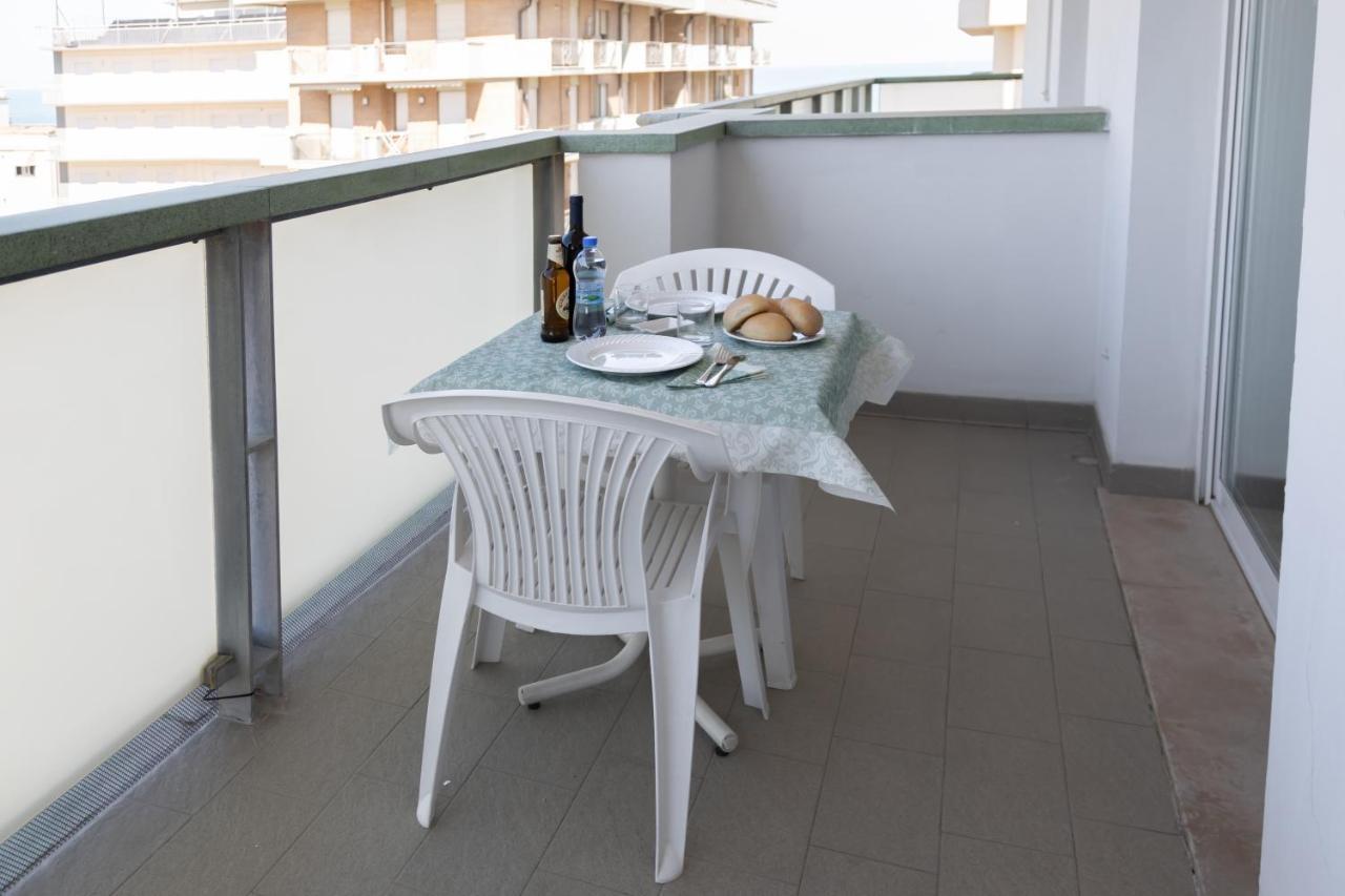 Aparthotel Club House