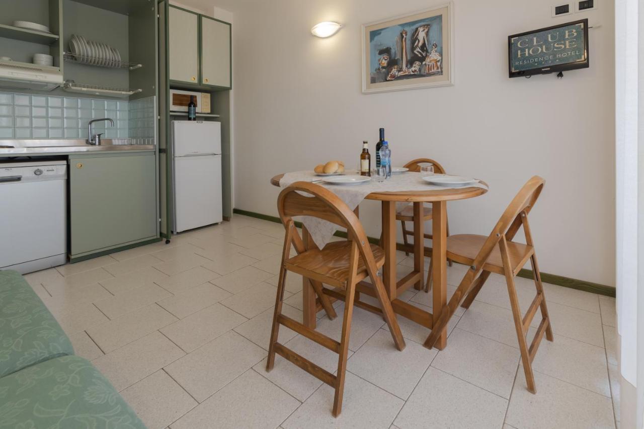 Club House 4*