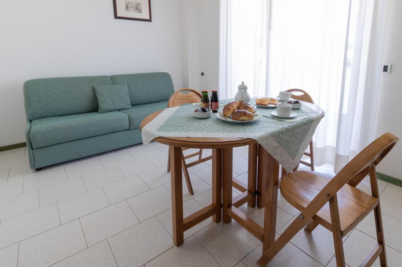 Aparthotel Club House 4*