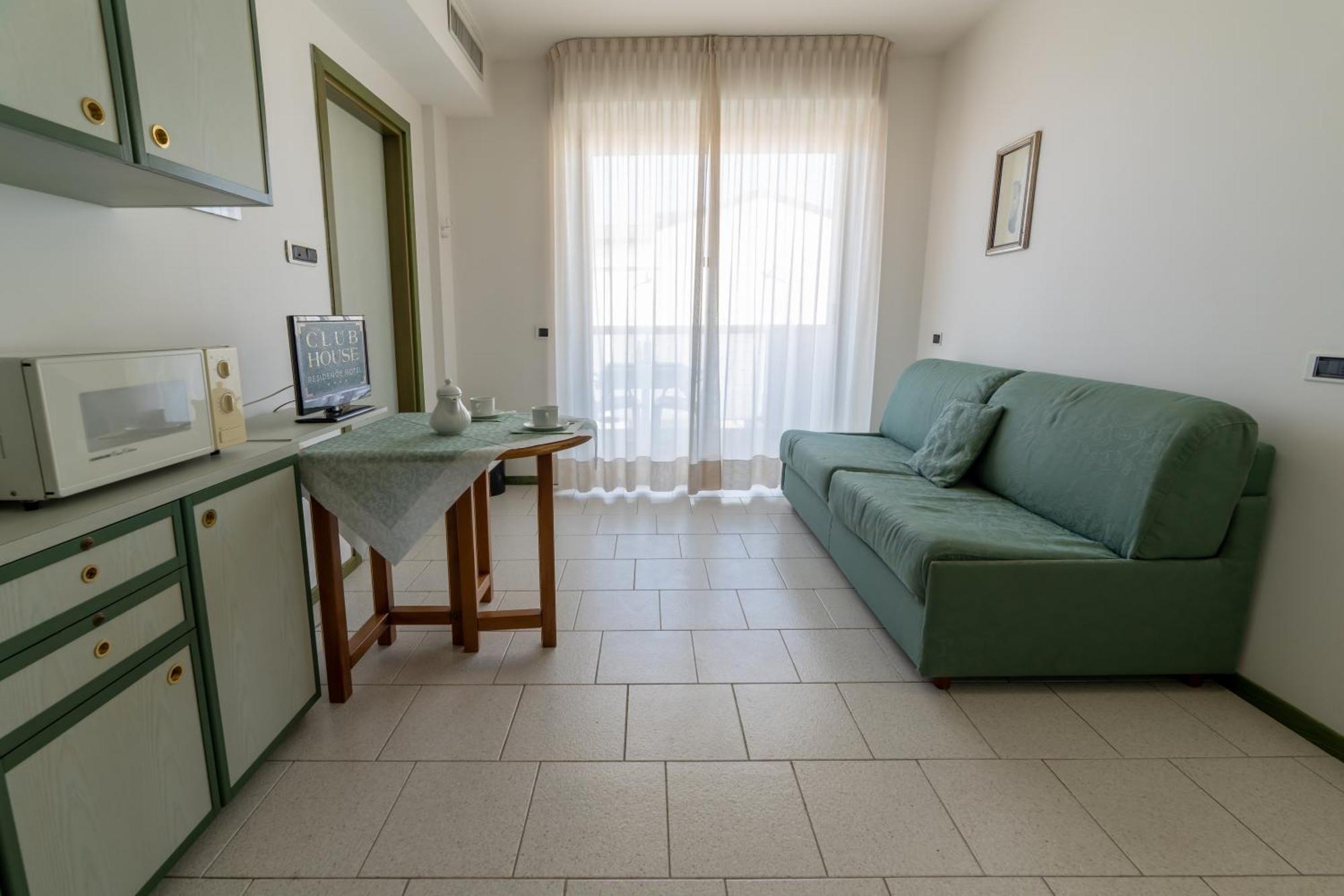 Club House Aparthotel