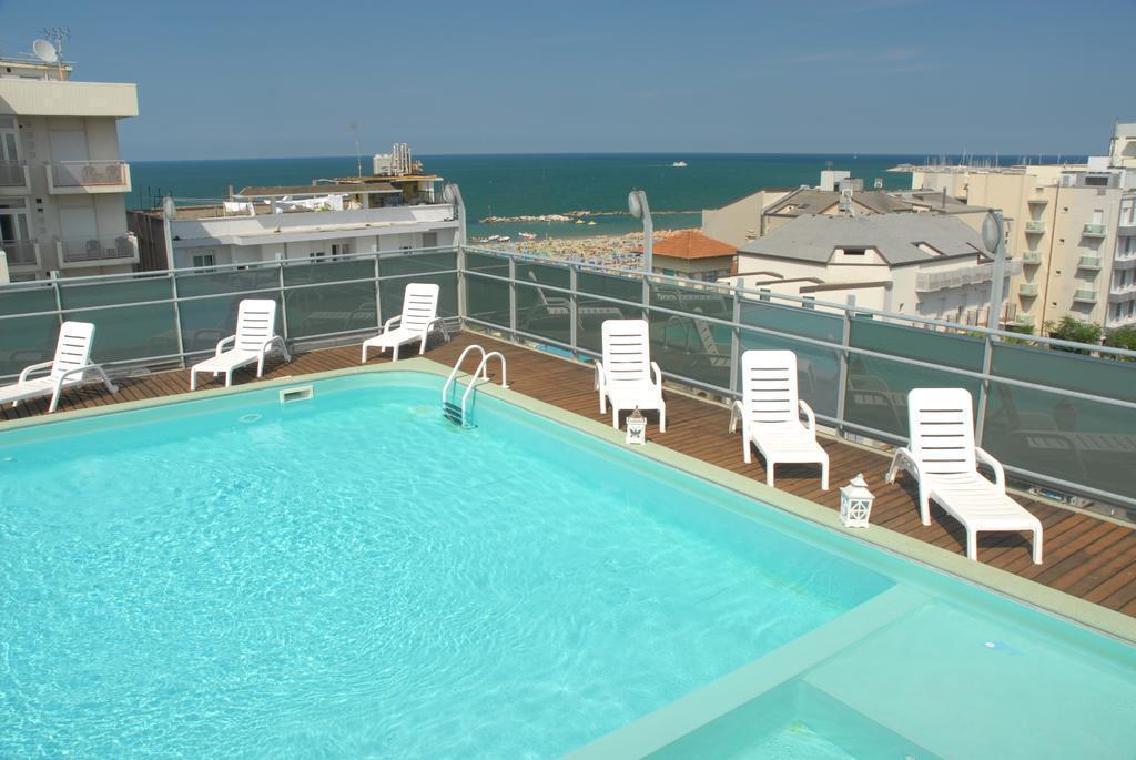 Aparthotel Club House