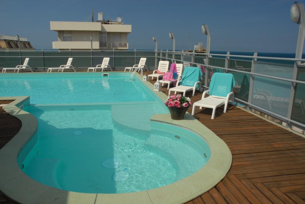 Aparthotel Club House 4*