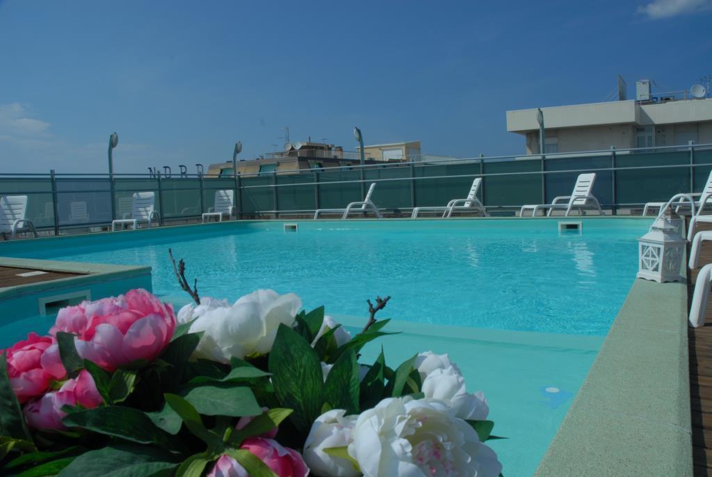 Aparthotel Club House 4*
