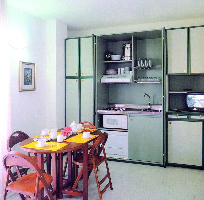 Aparthotel Club House 4*